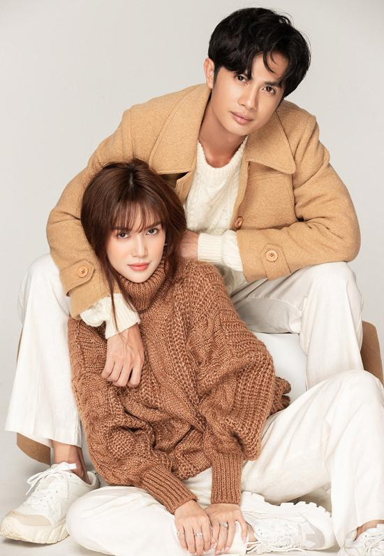 ề chuyện tình cảm, nữ diễn viên từng có quãng thời gian mặn nồng bên Huỳnh Phương. Cặp đôi hẹn hò từ giữa năm 2019 và thường xuyên xuất hiện cùng nhau trong các sự kiện của làng giải trí. Tuy nhiên đến tháng 12/2020, Sĩ Thanh bất ngờ lên tiếng xác nhận chia tay Huỳnh Phương sau hơn 1 năm yêu.