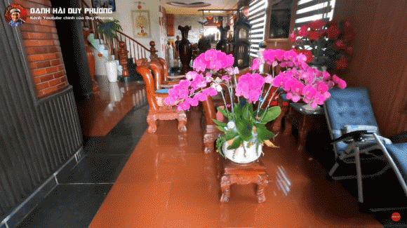 Duy Phuong ke chuyen di giao banh nao ngo gap dai gia giup di show-Hinh-3