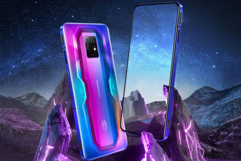 Cung cấp sức mạnh cho ZTE Red Magic 7 Pro 5G là con chip Qualcomm Snapdragon 8 Gen1 (4 nm) lõi 8 với tốc độ tối đa 3 GHz, GPU Adreno 730. Flagship này sử dụng RAM LPDDR5 và bộ nhớ trong UFS 3.1 nhưng không có khay cắm thẻ microSD. Hệ điều hành Android 12, tuỳ biến trên giao diện người dùng Redmagic 5.0.