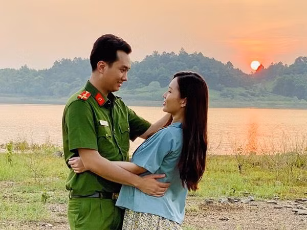 Nu y ta Pho trong lang: Toi phai mua 100% trang phuc cho nhan vat-Hinh-3