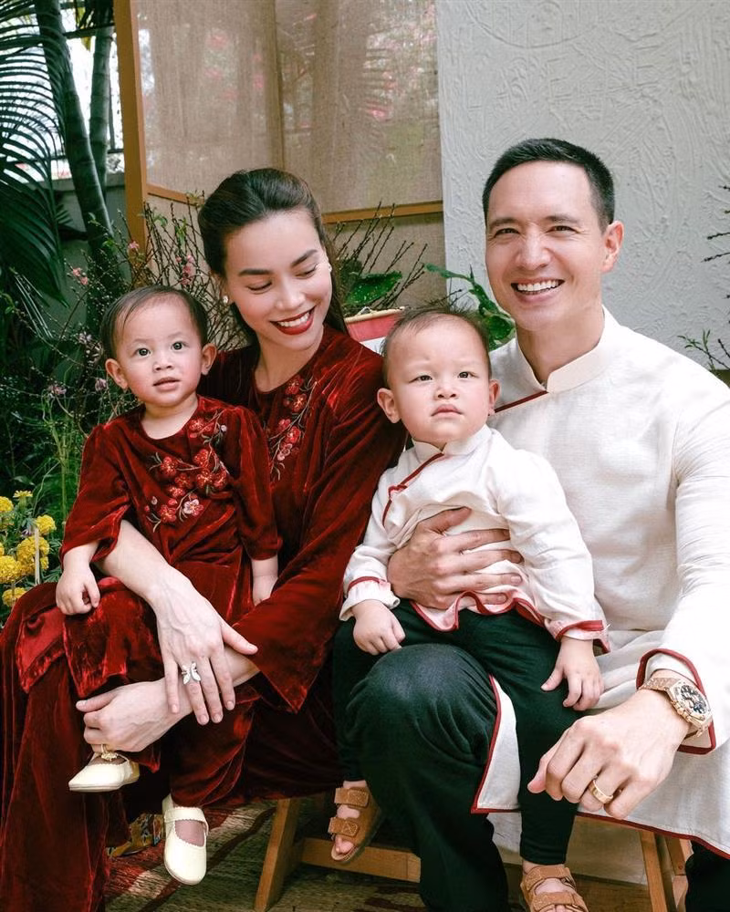 Con gai Ho Ngoc Ha ra dang chi, bon do an cho em cung xiu-Hinh-4