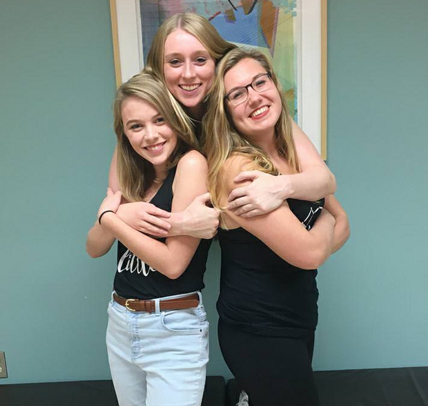 13. Chả hiểu bà kia từ đâu chui ra cho được?