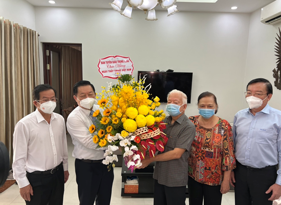 Qua dai dich Covid-19, nganh y vua tam huyet vua y chi manh me-Hinh-4