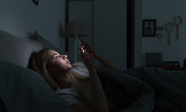 3 thoi quen nay truoc khi ngu danh cap mien dich cua co the-Hinh-3