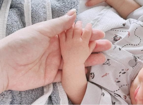 Bao Thy hiem hoi khoe can mat con trai hon 3 thang tuoi-Hinh-4