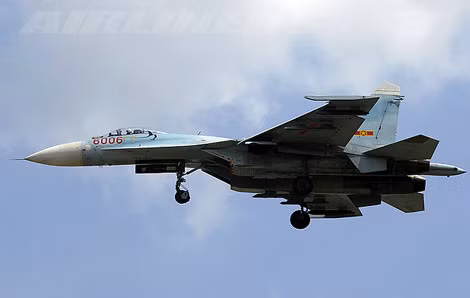 Tiêm kích đa năng Su-27SK của Không quân Nhân dân Việt Nam được nhập khẩu từ giữa những năm 1990.