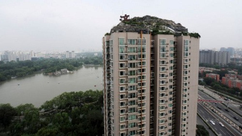 Đây được coi là “Cấu trúc trái phép kì dị nhất Bắc Kinh”.