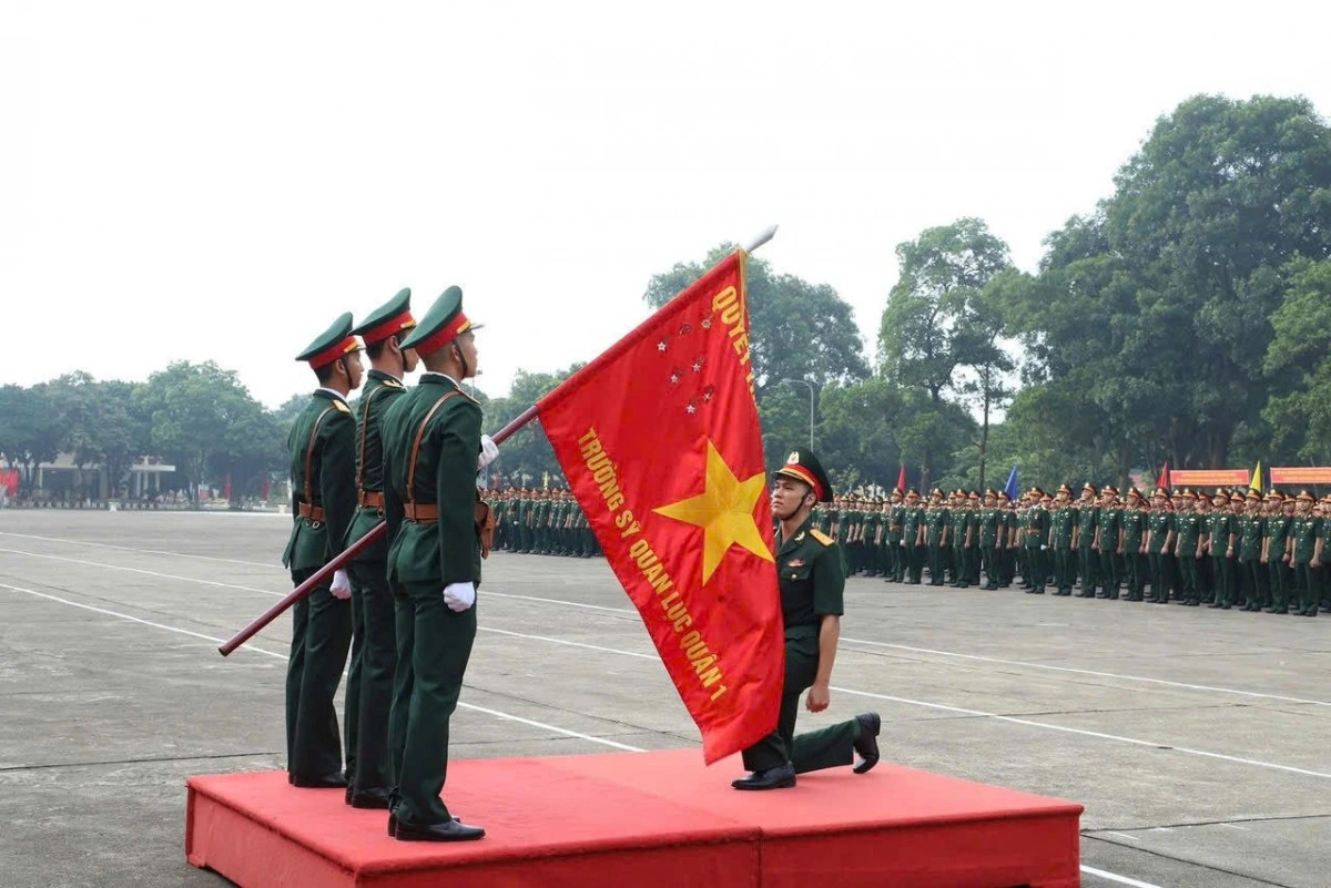 Truong Si quan Luc quan 1 - cai noi dao tao sy quan anh dung, kien cuong