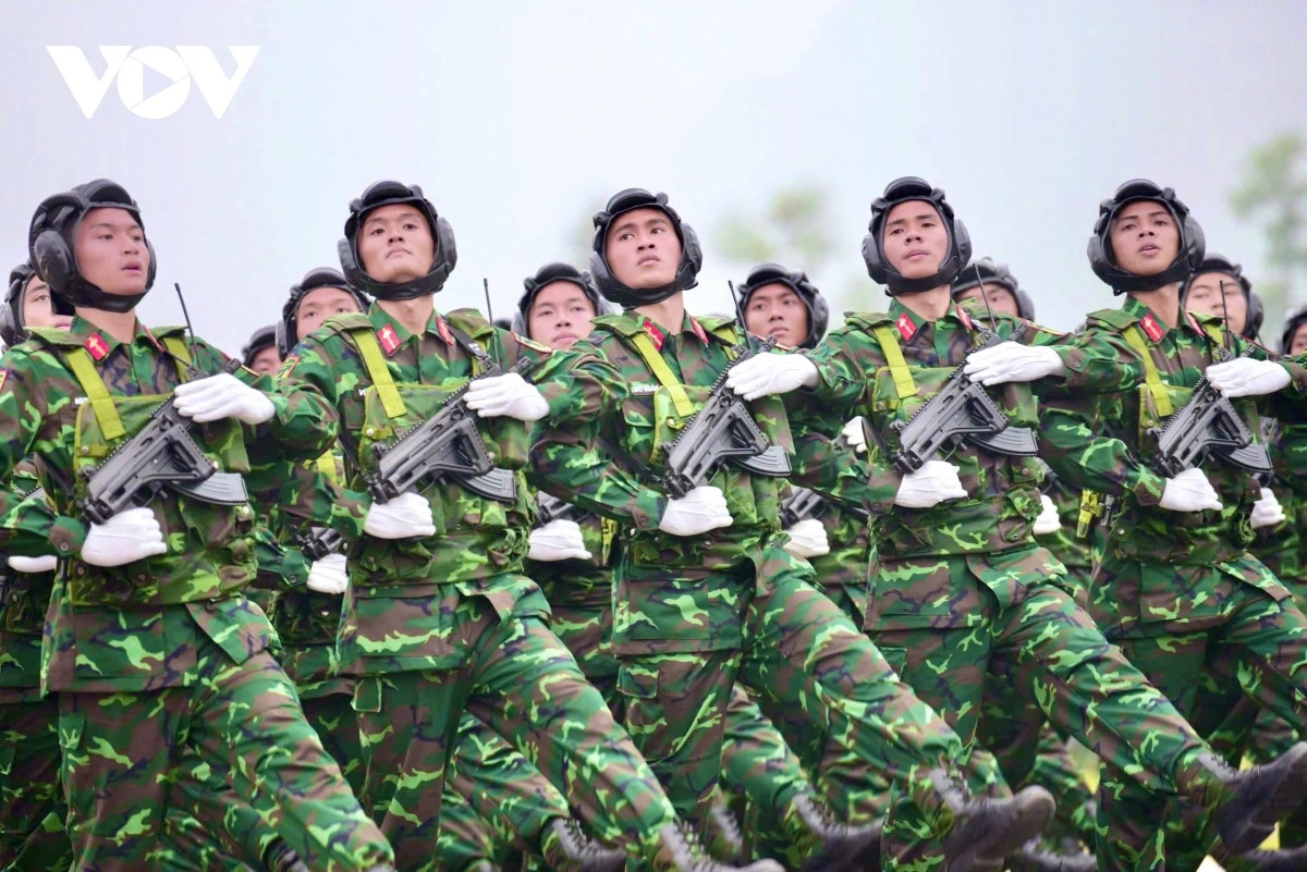 Hôm nay, lực lượng diễu binh lên tàu vào TP.HCM, sẵn sàng hợp luyện Hom nay, luc luong dieu binh len tau vao TP.HCM, san sang hop luyen