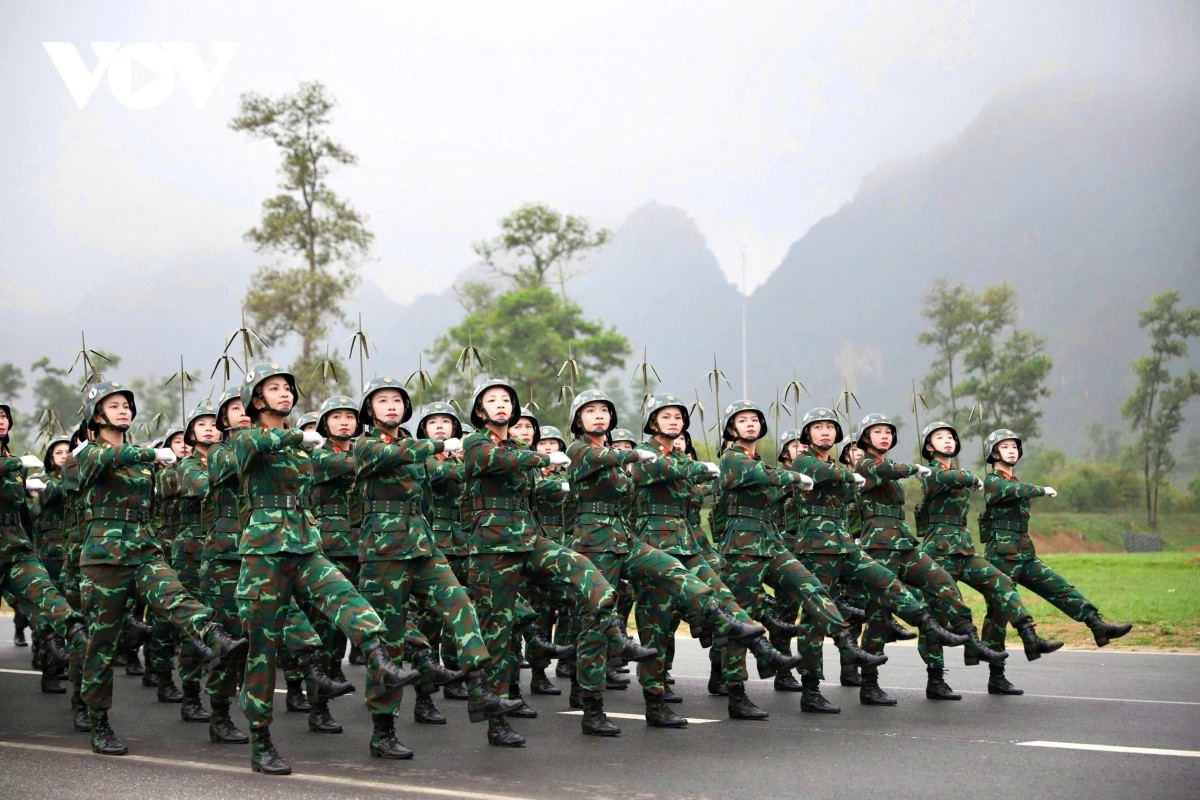 Hôm nay, lực lượng diễu binh lên tàu vào TP.HCM, sẵn sàng hợp luyện - Hình 2 Hom nay, luc luong dieu binh len tau vao TP.HCM, san sang hop luyen-Hinh-2