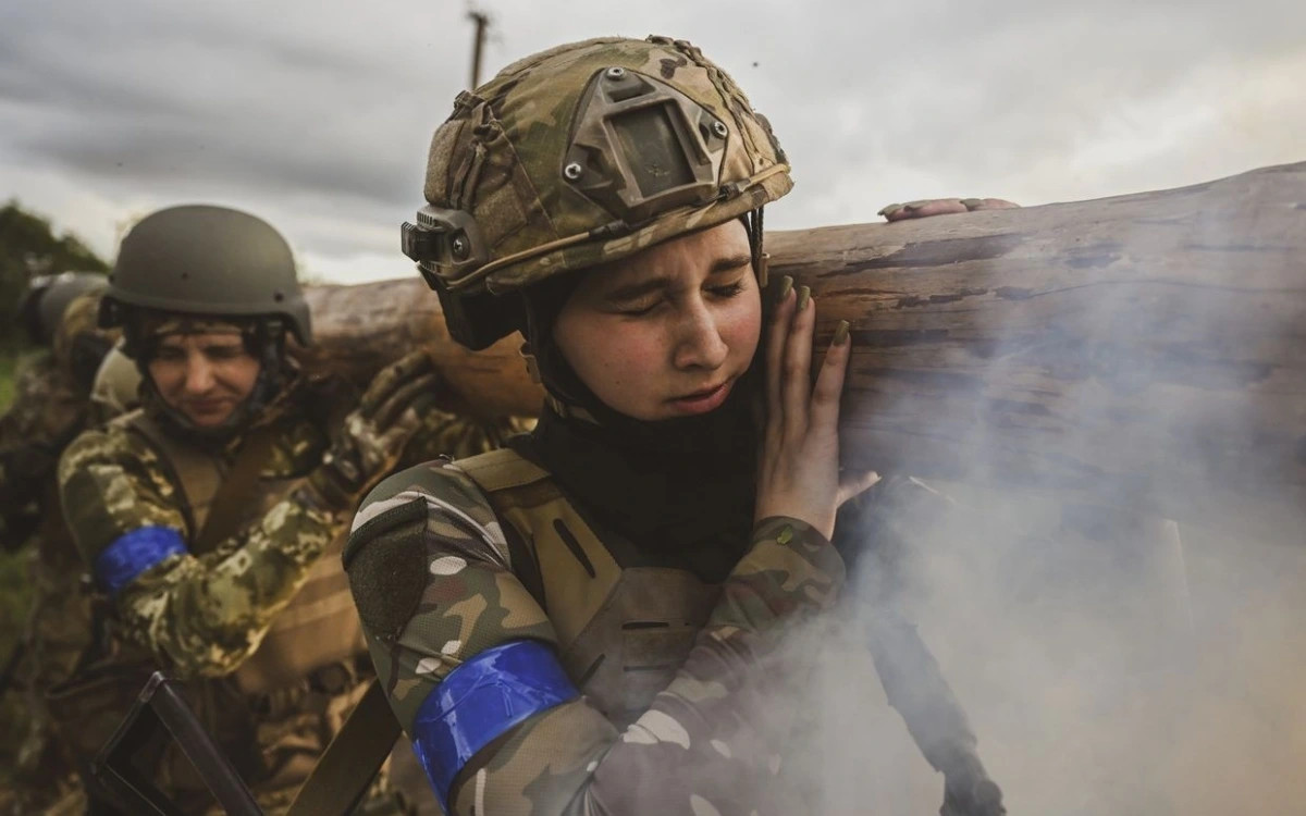 Quan chức Ukraine gợi ý nghĩa vụ quân sự bắt buộc đối với nữ Quan chuc Ukraine goi y nghia vu quan su bat buoc doi voi nu