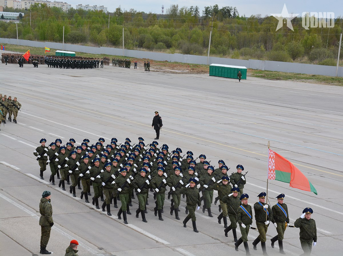 Doan Viet Nam hop luyen chuan bi tham gia Le duyet binh tren Quang truong Do-Hinh-15