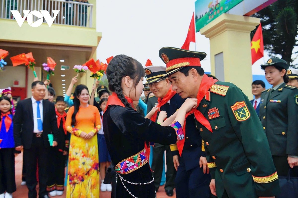 Dấu ấn Giao lưu hữu nghị biên giới quốc phòng Việt Nam - Trung Quốc lần thứ 9 - Hình 8 Dau an Giao luu huu nghi bien gioi quoc phong Viet Nam - Trung Quoc lan thu 9-Hinh-8