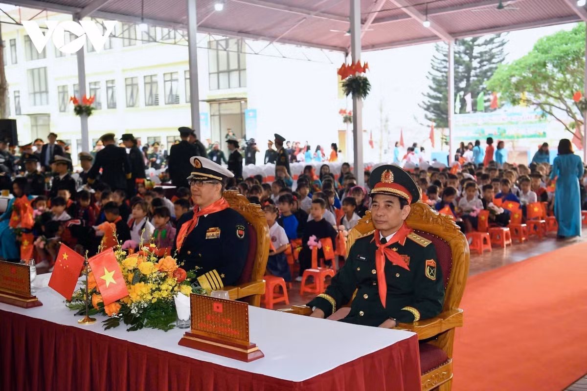 Dau an Giao luu huu nghi bien gioi quoc phong Viet Nam - Trung Quoc lan thu 9-Hinh-9