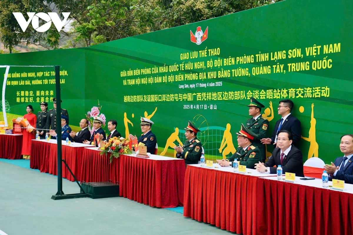 Dấu ấn Giao lưu hữu nghị biên giới quốc phòng Việt Nam - Trung Quốc lần thứ 9 - Hình 17 Dau an Giao luu huu nghi bien gioi quoc phong Viet Nam - Trung Quoc lan thu 9-Hinh-17