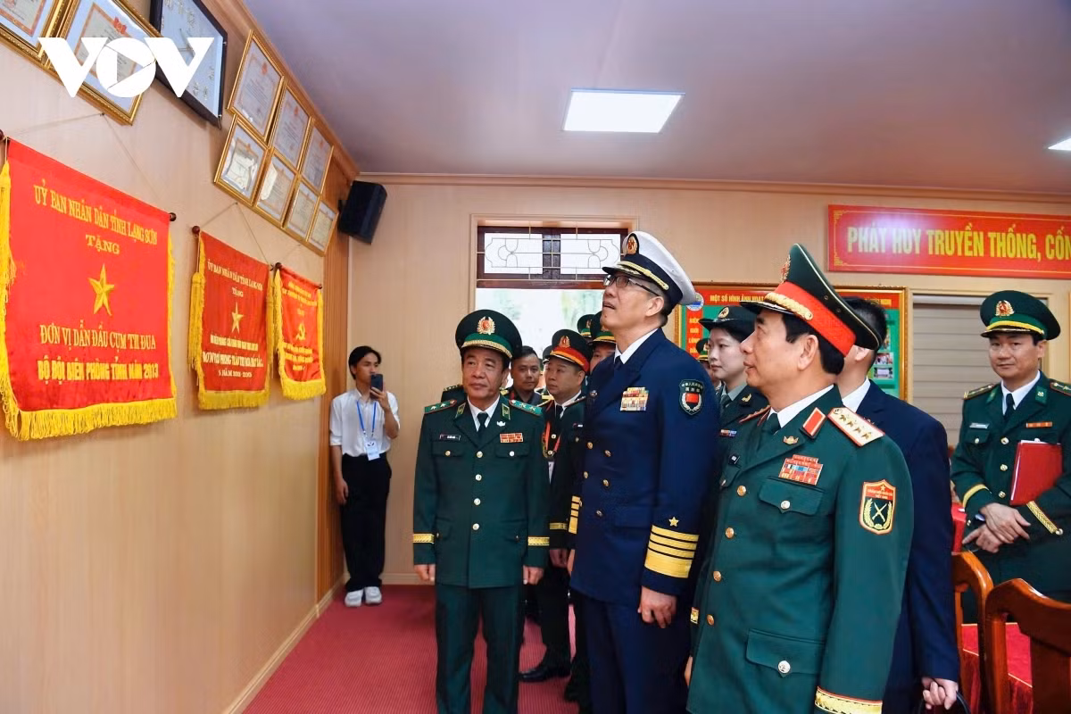 Dau an Giao luu huu nghi bien gioi quoc phong Viet Nam - Trung Quoc lan thu 9-Hinh-16