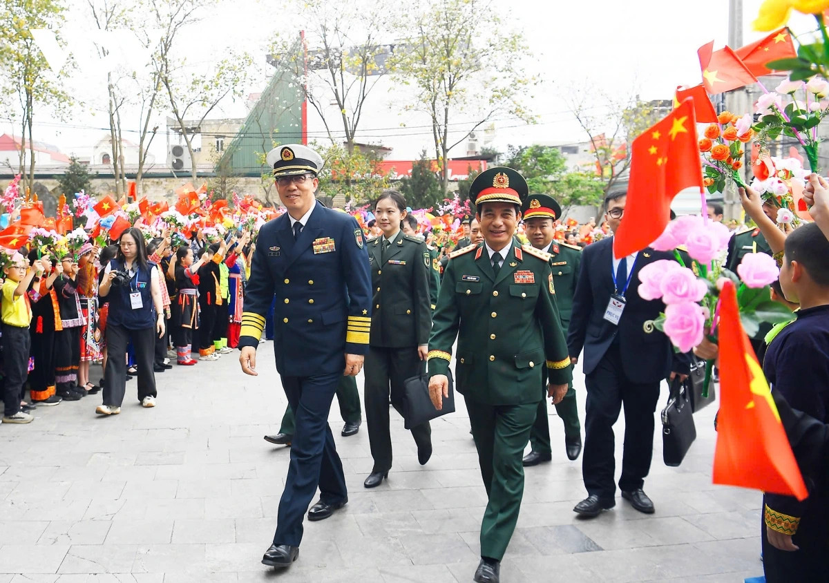 Viet Nam va Trung Quoc day manh hop tac toan dien ve quoc phong-Hinh-4