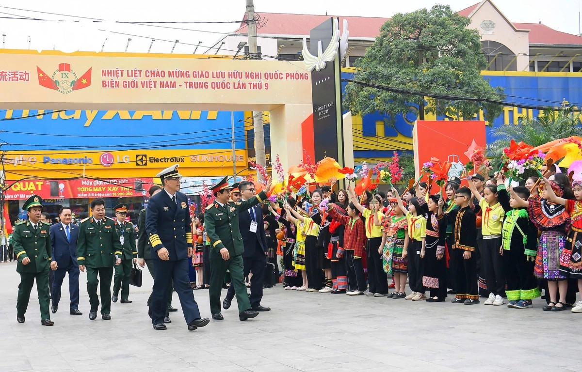 Viet Nam va Trung Quoc day manh hop tac toan dien ve quoc phong-Hinh-2