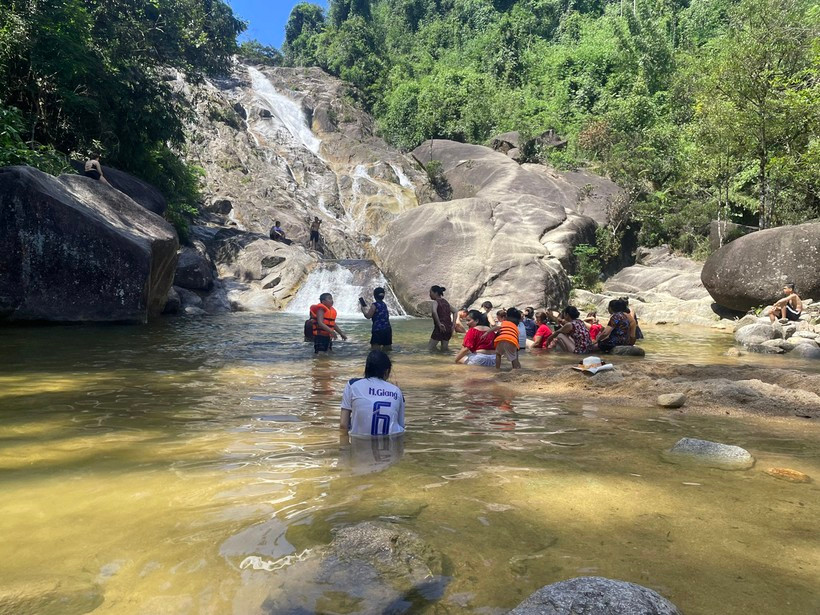 Theo ông Trịnh Đức Hùng - Chủ tịch UBND xã Trí Nang, thác Ma Hao là một trong những danh lam thắng cảnh nổi tiếng của huyện Lang Chánh, nằm trong tuyến du lịch số 5 của tỉnh Thanh Hóa.