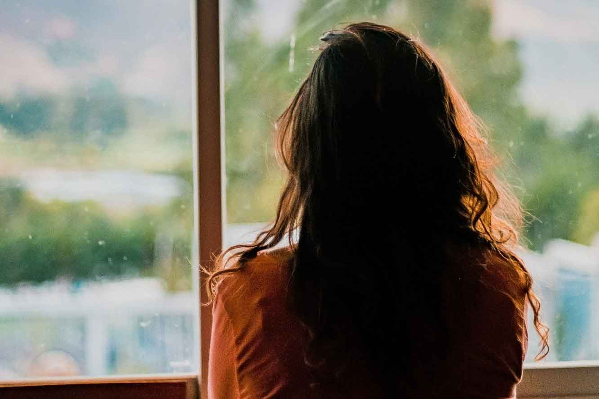 Nguoi me chet lang khi doc tin nhan nha noi uy hiep con gai