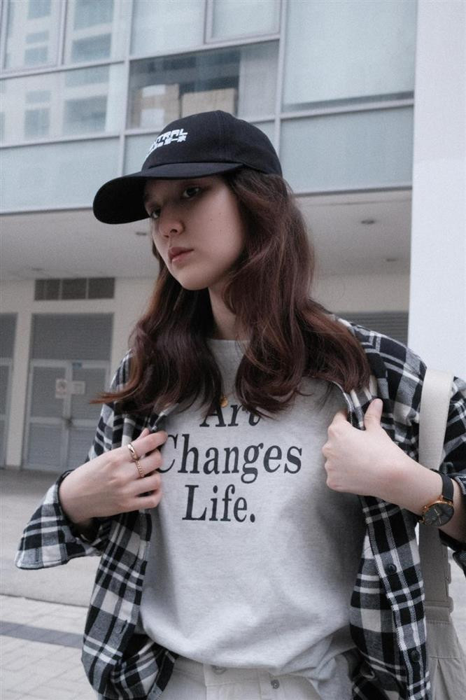 Nàng thơ" của Sơn Tùng M-TP được nhận xét có sự pha trộn giữa nét đẹp Á đông và phương Tây, tạo nên sự khác biệt giữa dàn mỹ nhân Việt.