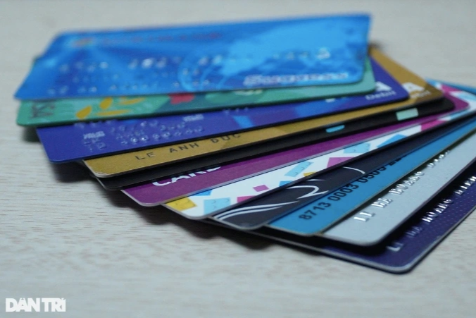 Ru nhau kiem tra the tin dung sau vu vay 8,5 trieu thanh no 8,8 ty-Hinh-2