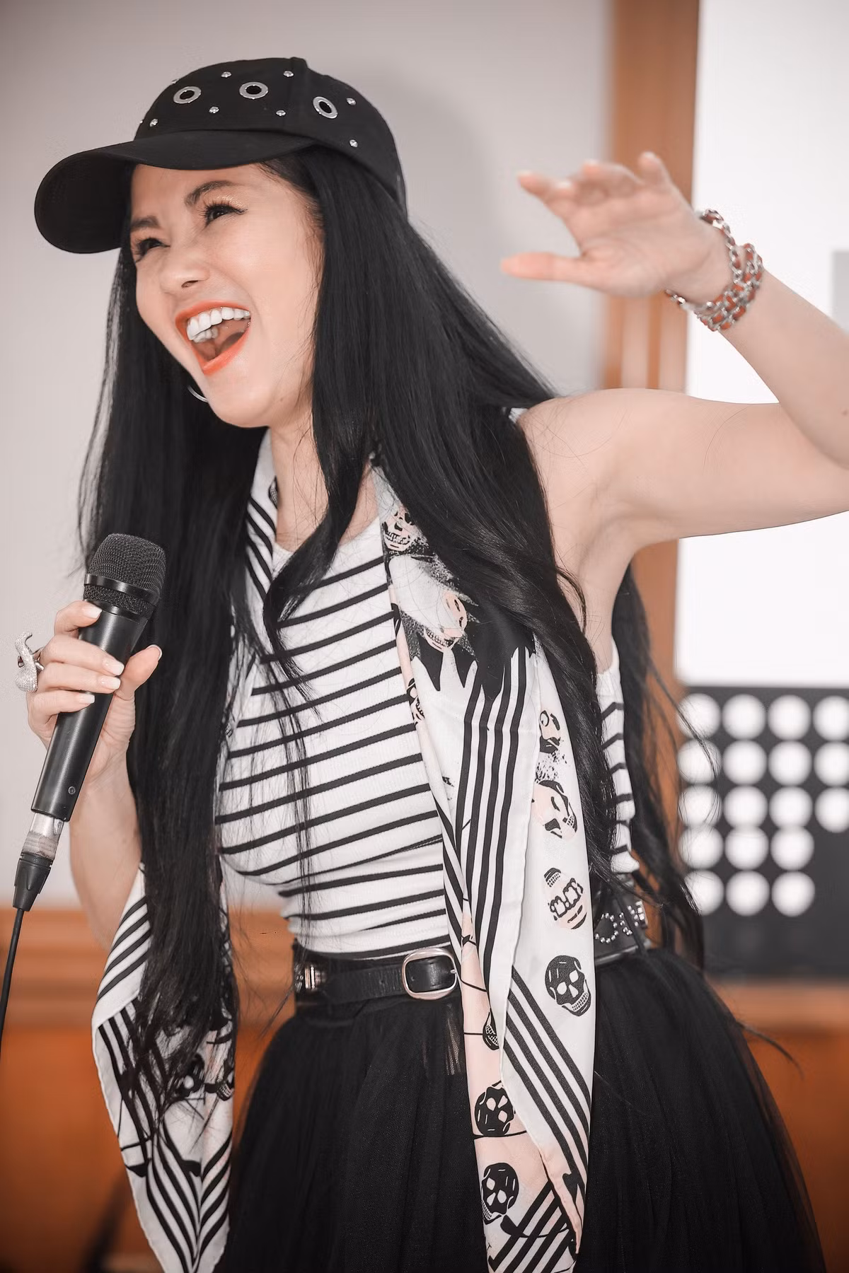 Hong Nhung nho ve buc tranh cua “anh Trinh Cong Son“-Hinh-4