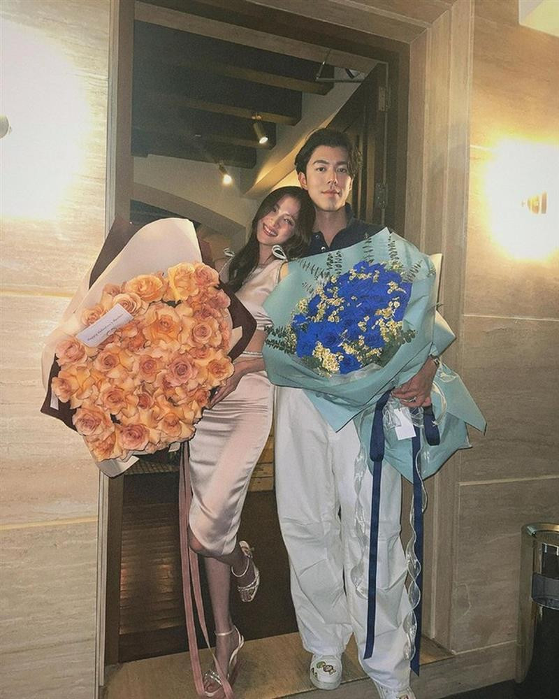 My nhan Thai Lan dep rang ngoi truoc ong kinh cua ban trai-Hinh-5