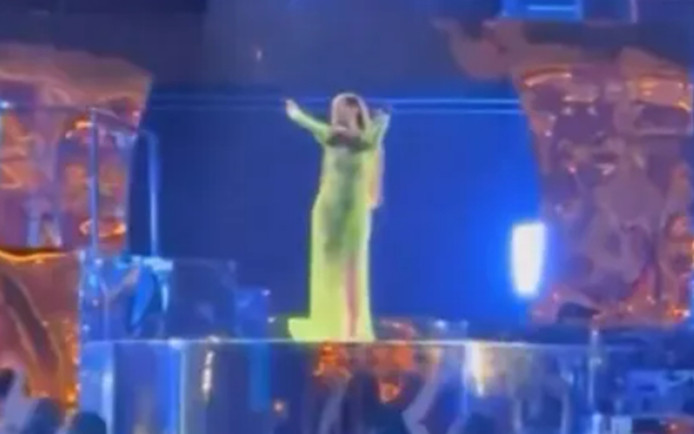 Rihanna nhan cat-xe khong lo khi hat o dam cuoi con trai ty phu