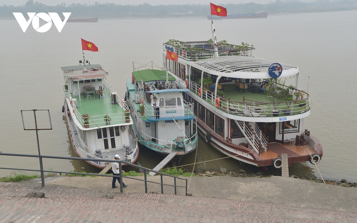 Bến tàu tại làng gốm Bát Tràng, Hà Nội.