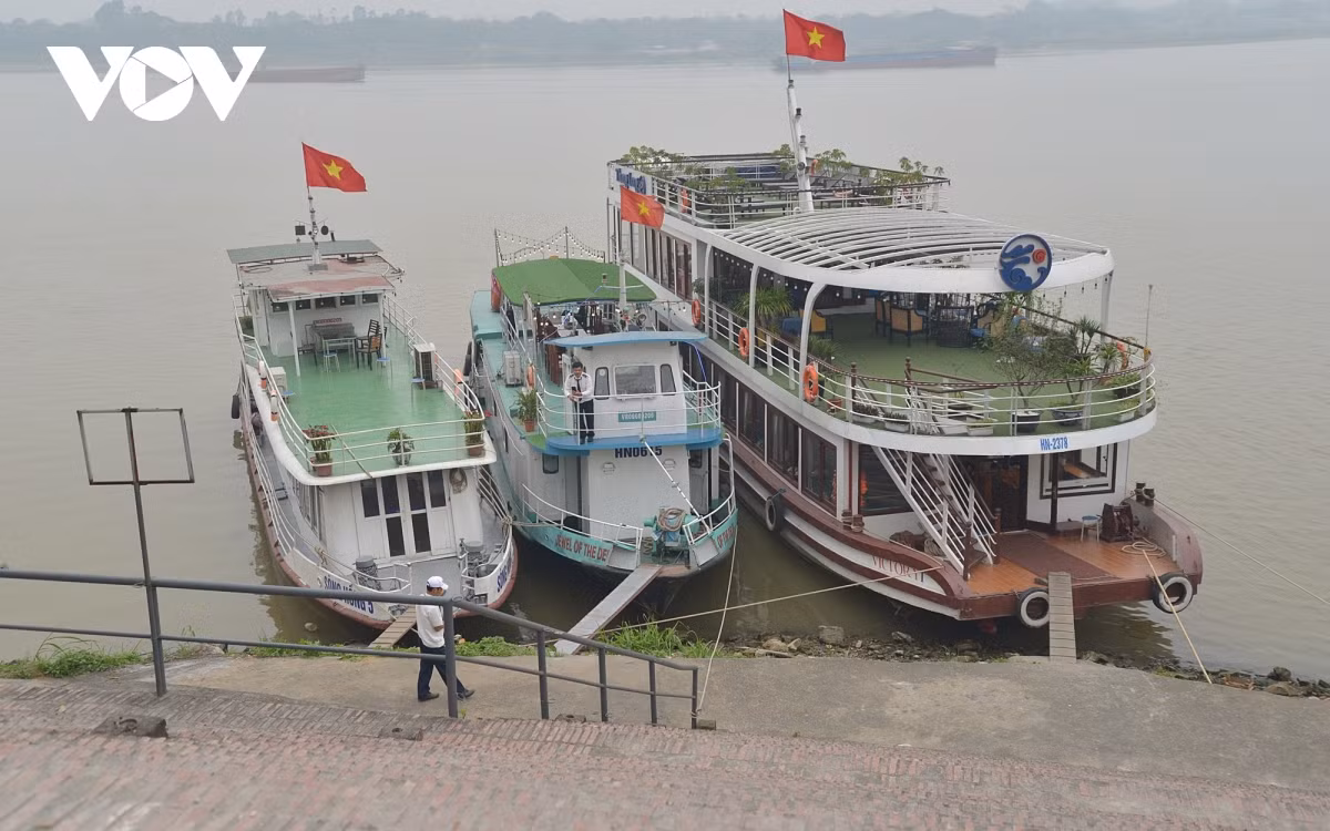 Bến tàu tại làng gốm Bát Tràng, Hà Nội.
