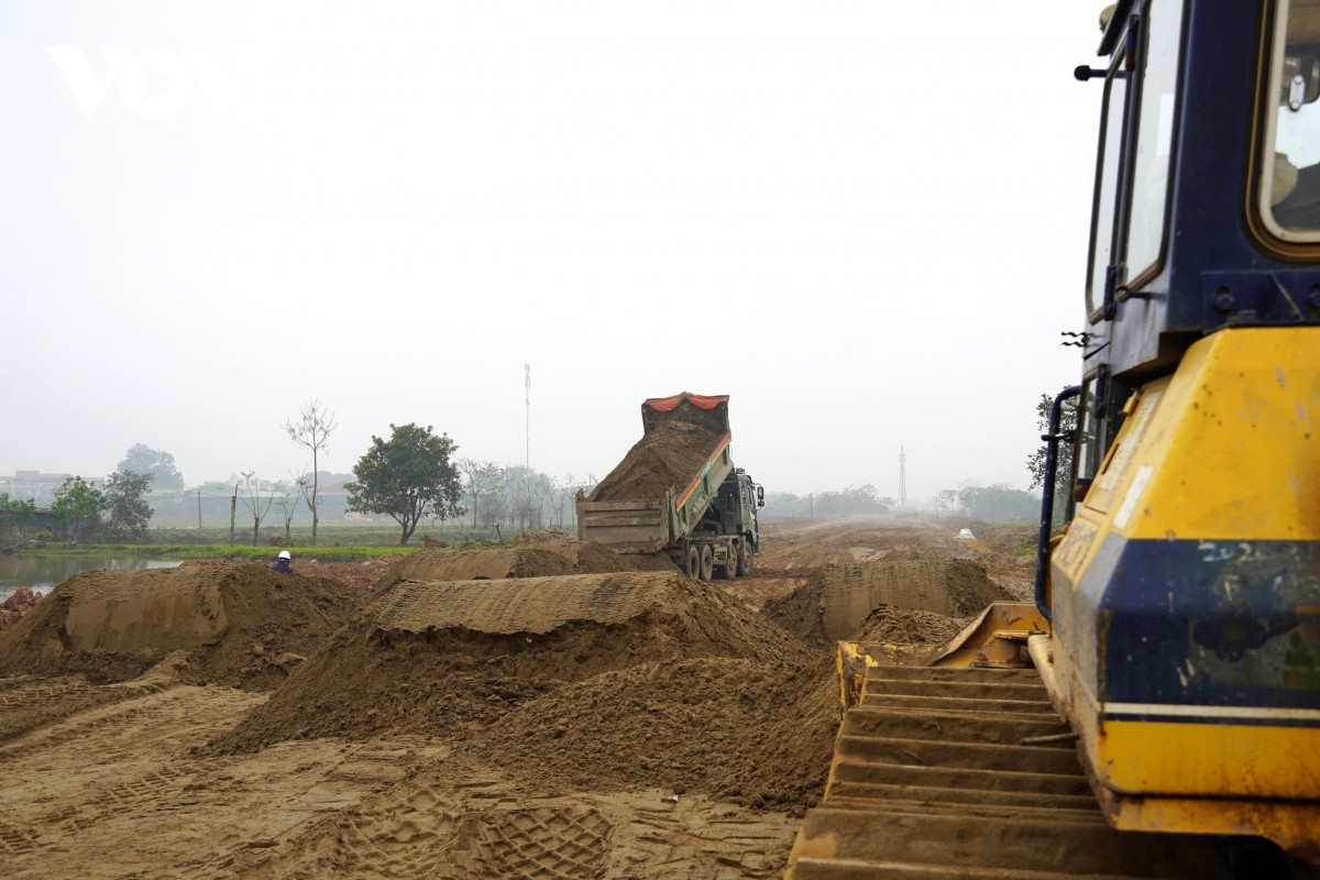 Vướng công trình, đường Vành đai 4 có nguy cơ chậm tiến độ - Hình 2 Vuong cong trinh, duong Vanh dai 4 co nguy co cham tien do-Hinh-2