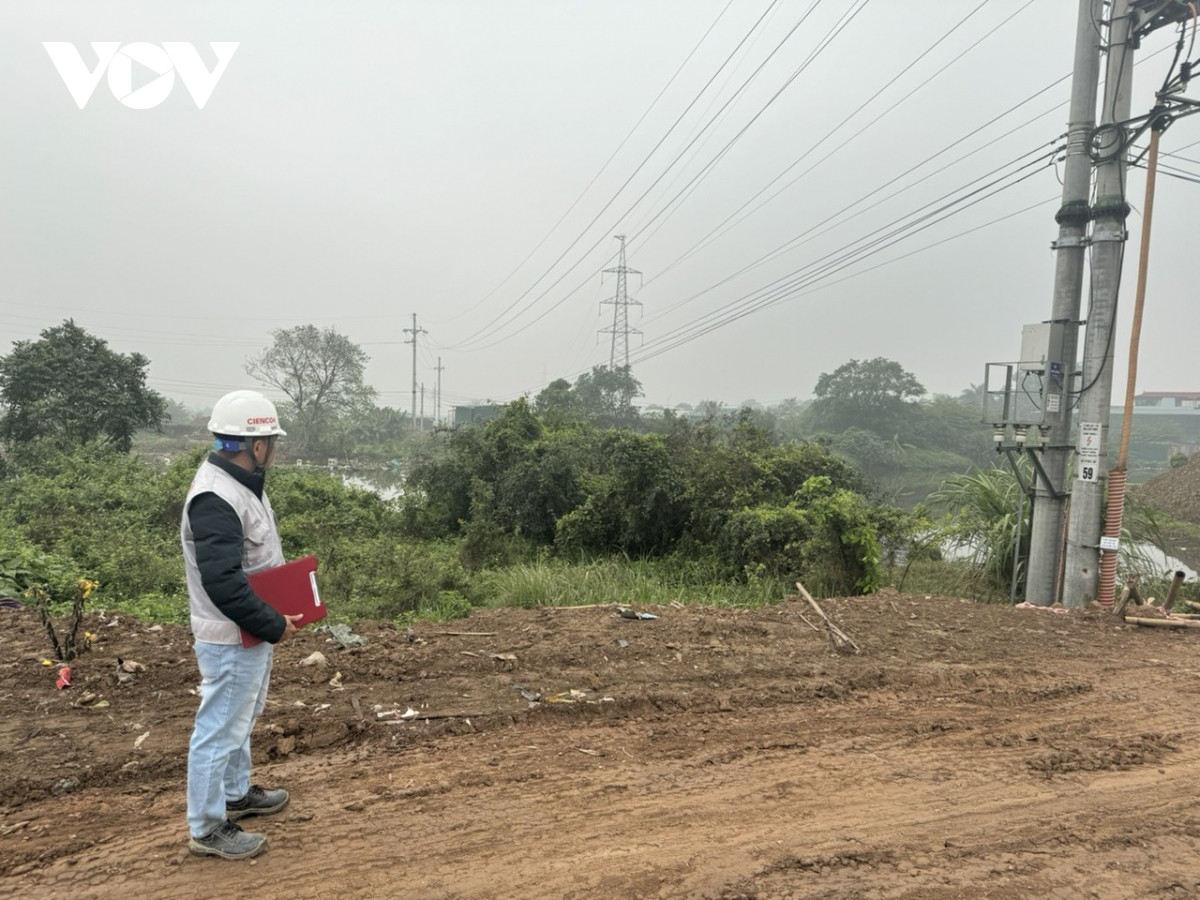Vướng công trình, đường Vành đai 4 có nguy cơ chậm tiến độ - Hình 5 Vuong cong trinh, duong Vanh dai 4 co nguy co cham tien do-Hinh-5