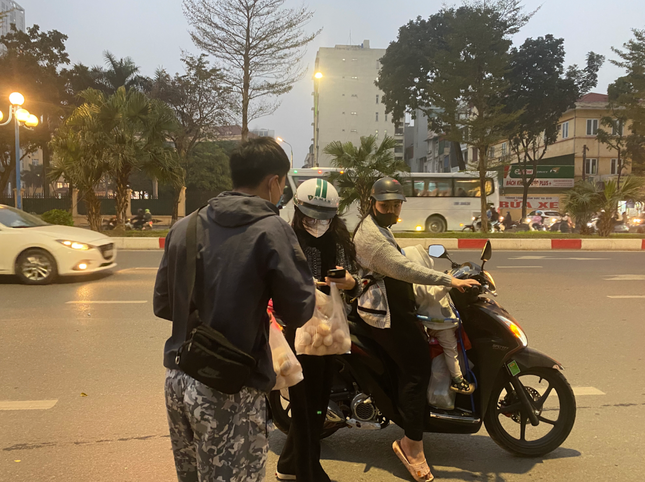 Trung ga re ban day duong Ha Noi-Hinh-3