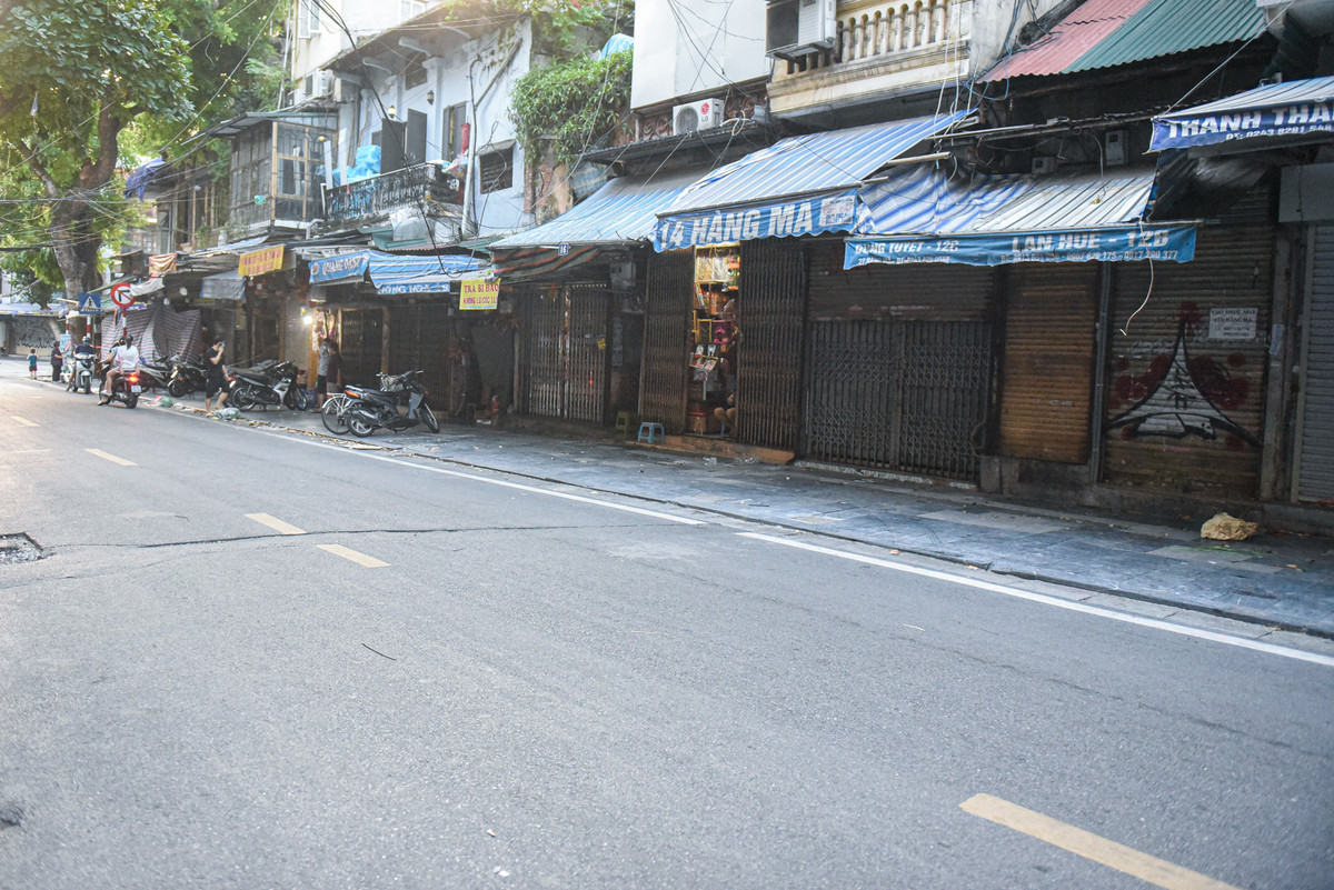 Chua tung thay o pho Trung Thu: Thoat vang thoat dong-Hinh-6