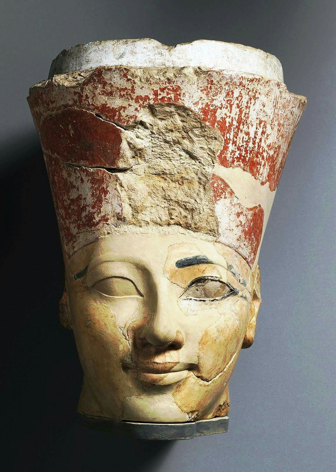 Cho đến khi qua đời, Hatshepsut đã trị vì trong 21 năm, lâu hơn bất cứ vị nữ pharaon trong lịch sử. Bà được đánh giá là một trong những nữ vương quyền lực nhất trong lịch sử thế giới cổ đại.