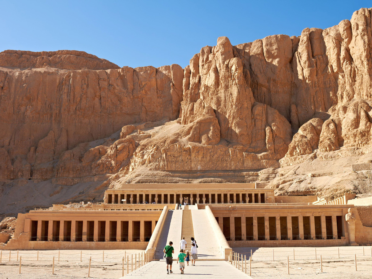 Những triều vua sau cũng chịu ảnh hưởng của Hatshepsut khi xây dựng Thung lũng của các vị Vua, một trong những khu di tích nổi tiếng nhất của nền văn minh Ai Cập cổ đại.