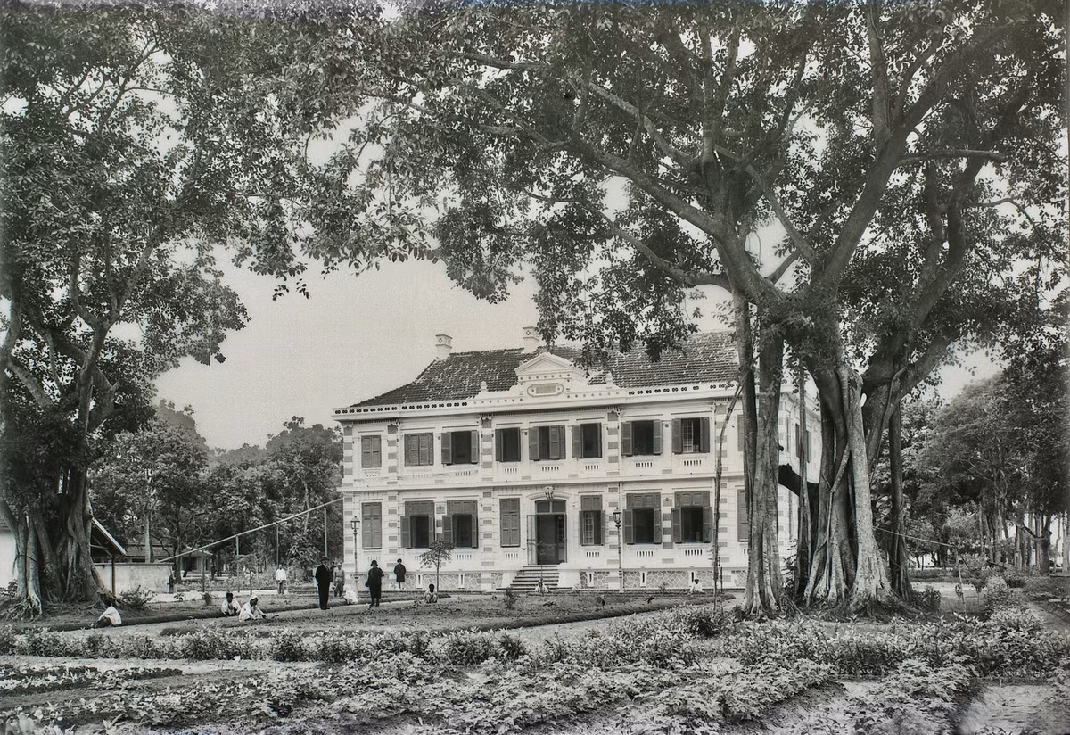 Một góc nhìn khác về Dinh Công sứ. Khu vực này ngày nay là Tỉnh ủy Thái Bình.