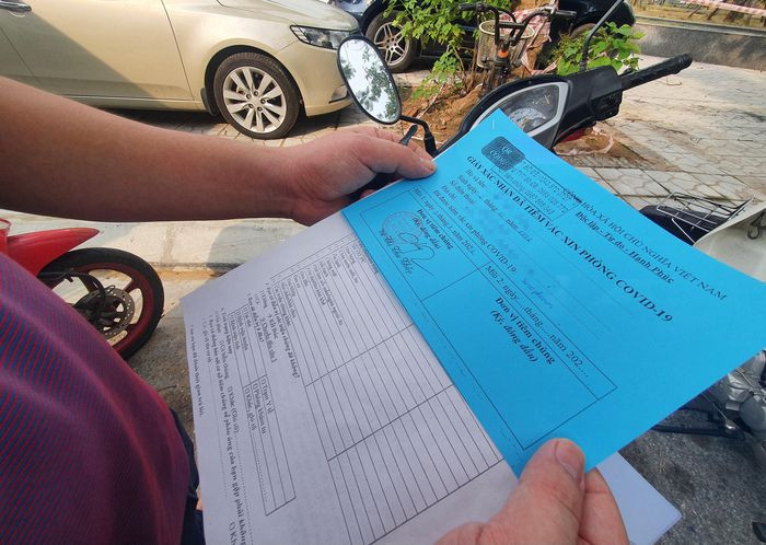 "Có vaccine tiêm là tốt rồi", anh Đỗ Thành Trung chia sẻ sau khi tiêm. Anh cho hay bản thân làm nghề công nghệ thông tin, thời gian qua công việc của anh bị gián đoạn khi chỉ được làm online.