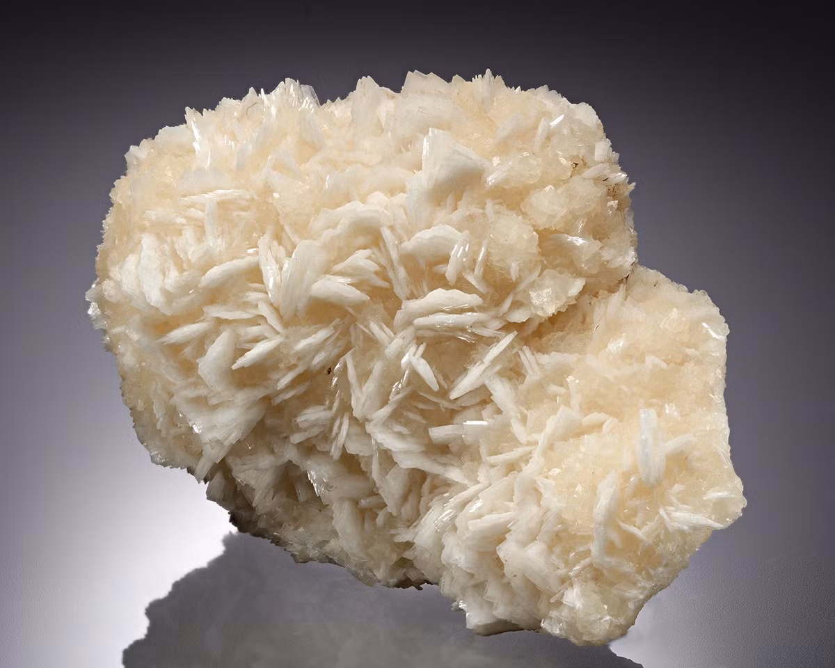 Chiêm ngưỡng vẻ đẹp thuần khiết của các khoáng vật màu trắng - Hình 2 Chiem nguong ve dep thuan khiet cua cac khoang vat mau trang-Hinh-2