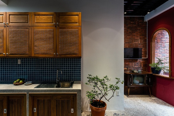 Ngân sách dành cho việc sửa nhà hạn chế nên nội thất cũ được tái sử dụng.