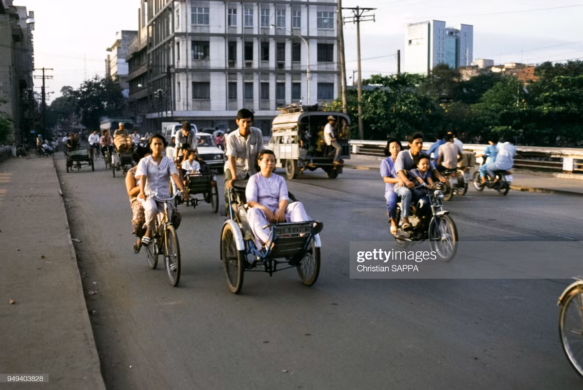 Trên một cây cầu ở TP. HCM.