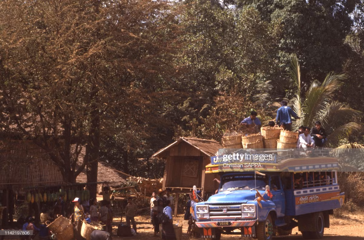 Một chiếc xe khách ở Champasack.