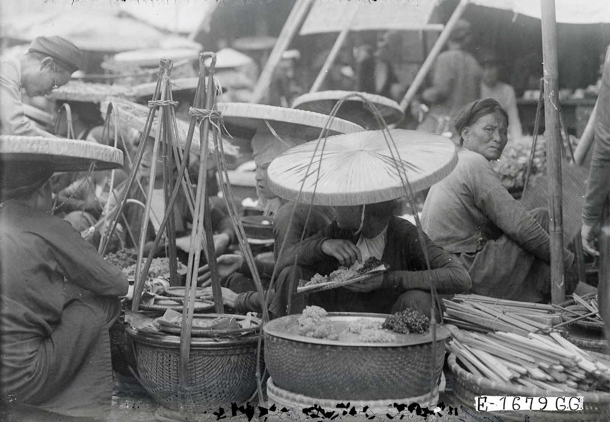 Gánh hàng xôi ngũ sắc, Tết Trung thu Hà Nội năm 1926.
