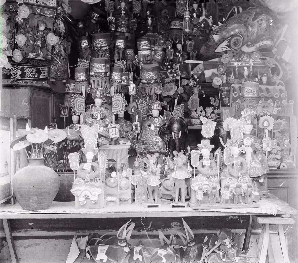 Một cái nhìn cận cảnh về các món đồ chơi Trung thu ở phố Hàng Gai.