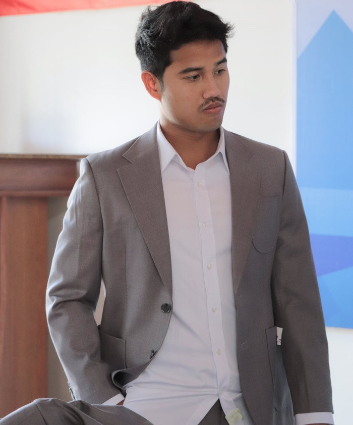 'Chủ tịch' Văn Toàn, Tuấn Anh và dàn sao HAGL diện vest cực ngầu - Hình 6 'Chu tich' Van Toan, Tuan Anh va dan sao HAGL dien vest cuc ngau-Hinh-6