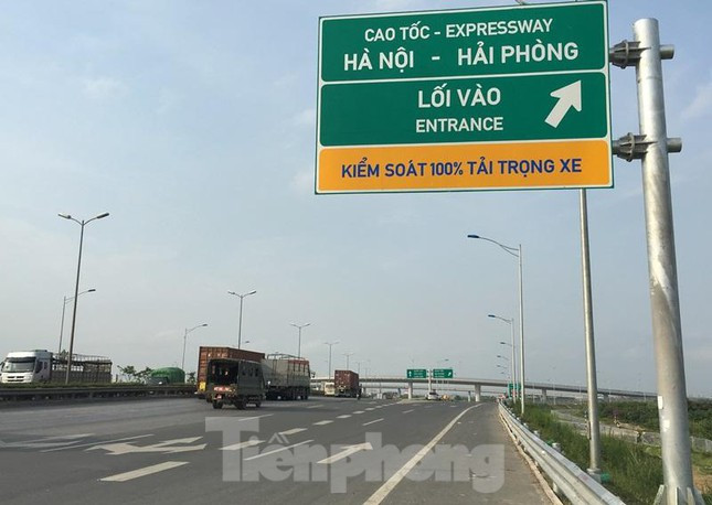 Hiện mỗi ngày tuyến cao tốc Hà Nội - Hải Phòng có từ 50.000 đến 70.000 lượt xe đi qua, hơn 50% các làn đã thu phí tự động ETC. Nếu sự cố tương tự xảy ra, việc ùn tắc kéo dài nhiều km, nhiều giờ sẽ xảy ra, đặc biệt từ 1/6 tới, tuyến cao tốc Hà Nội - Hải Phòng là tuyến được Bộ GTVT chọn là tuyến đầu tiên thí điểm thu phí qua hình thức không dừng ETC (không dùng tiền mặt) tại tất cả các làn.