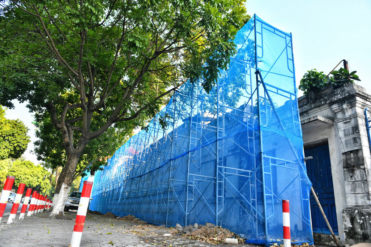 Hiện tại, xung quanh khu vực này, giá đất đang được rao bán từ vài trăm triệu đồng đến trên một tỷ đồng cho mỗi m2.