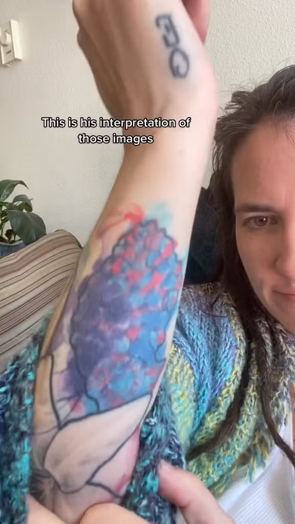 Video: Co gai yeu cau mot hinh xam bong hoa dep va cai ket-Hinh-2