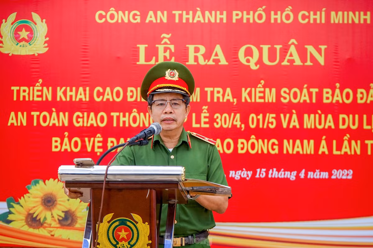 Phát biểu tại buổi lễ, thiếu tướng Trần Đức Tài- PGĐ Công an TPHCM cho biết: “Việc lập kế hoạch ra quân về trật tự an toàn giao thông nhằm bảo vệ tính mạng tài sản của nhân dân, lấy người dân là chủ thể, trung tâm, mọi hoạt động của các chiến sĩ phải bảo đảm an toàn về tính mạng, sức khỏe, tài sản cho người dân là một trong những nội dung quan trọng trong việc giữ vững an ninh quốc phòng, đảm bảo trật tự trong điều kiện thích ứng mới sau đại dịch của CA TPHCM”.